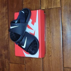 NIKE toddler sandels